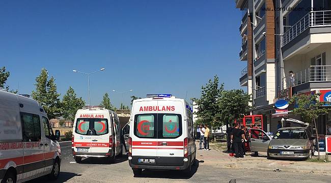 Tır Otomobili Biçti, 1 Yaralı