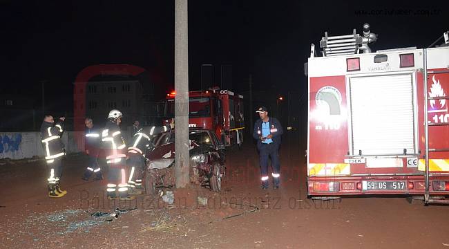 Yol Ortasındaki Direk Kazaya Neden Oldu