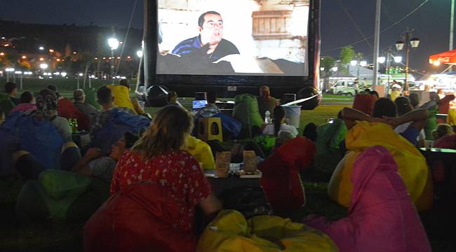 Cuma ve Cumartesi Geceleri Açık Havada Sinema Keyfi