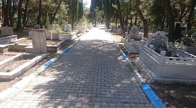 Mezarlıklarda Periyodik Temizlik Tamamlandı