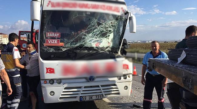 Yolcu Minibüsü TIR’a çarptı, 5 yaralı