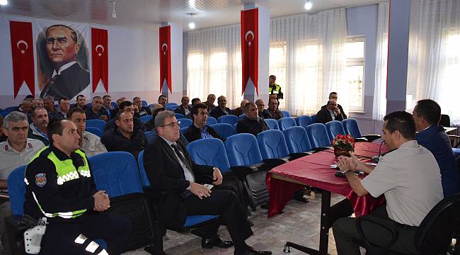 Öğrenci Servisleri Ve Sürücüleri İçin Eğitim Toplantısı Düzenlendi