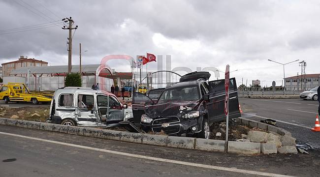 Otomobiller Çarpıştı, 1 Yaralı