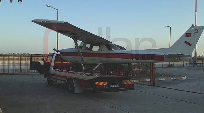 Zorunlu İniş Yapan Uçak Çekiciyle Kurtarıldı