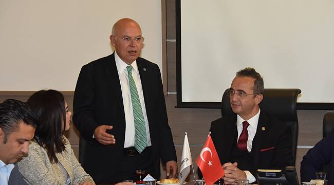 CHP Genel Başkan Yardımcısı Bülent Tezcan Başkan Eşkinat’ı ziyaret etti