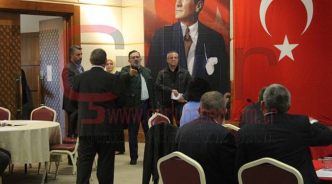 AK Partili Meclis Üyeleri Meclisi Terk Etti