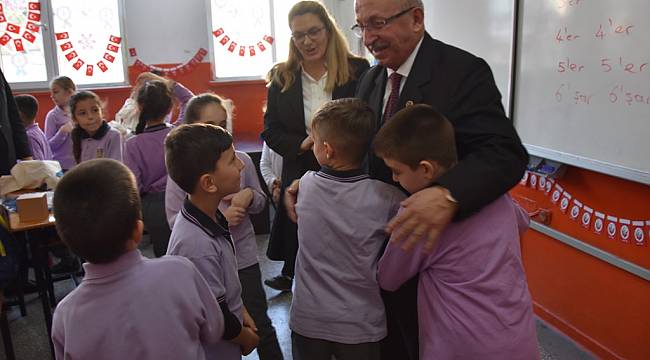 Başkan Albayrak’tan Minik Öğrencileri Sevindiren Ziyaret