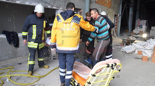 Kuyuya Düşen Sıva Ustasını İtfaiye Kurtardı