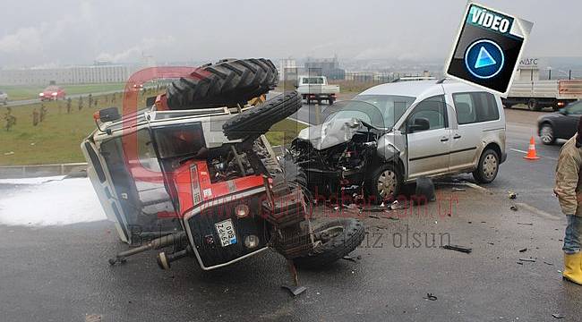 Hafif Ticari Araçla Traktör Çarpıştı, 1 Yaralı