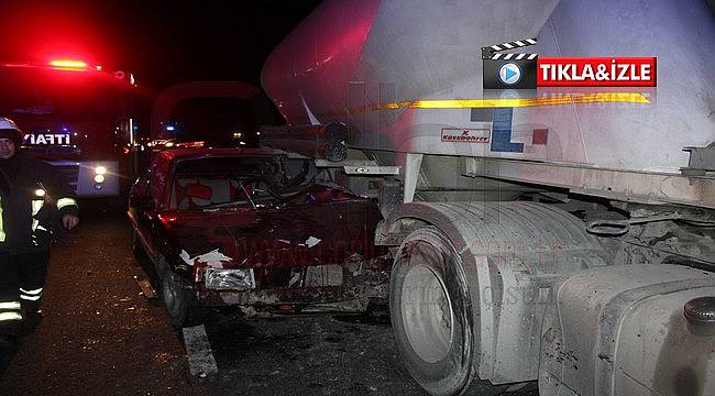 Otomobil Silobaz TIR'ının Altına Girdi, 3 Yaralı