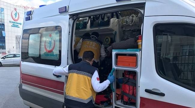 Adliye Önünde Bıçaklı Kavga, 4 Yaralı