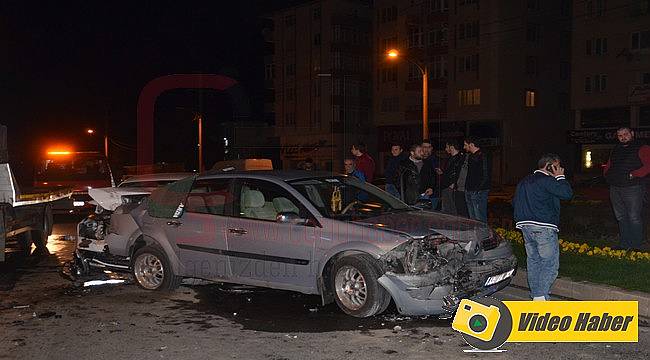 Alkollü Sürücü Ortalığı Birbirine Kattı, 2 Yaralı