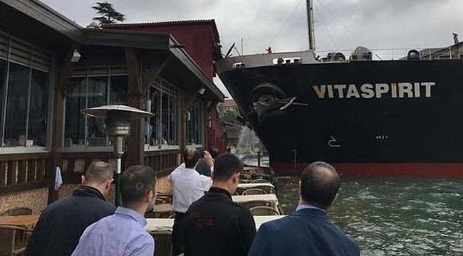 225 Metrelik Gemi Tarihi Yalıya Çarptı