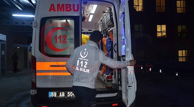 Otomobil ile Hafif Ticari Araç Çarpıştı, 2’si Çocuk 4 Yaralı