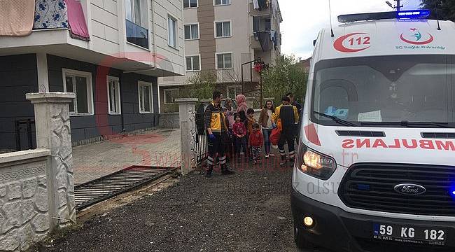 Oyun Oynayan Çocuğun Üstüne Demir Kapı Devrildi