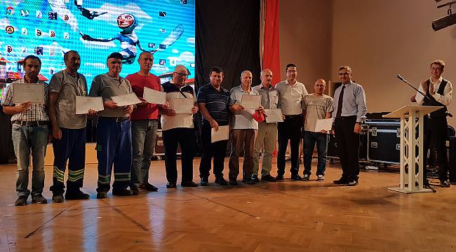 Okuma Yazma Kursunu Bitiren İşçiler Sertifikalarını Aldı