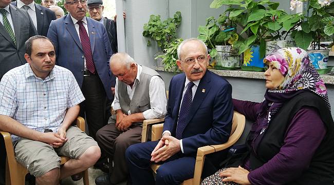 Kılıçdaroğlu Acılı Anneyi Ziyaret Etti