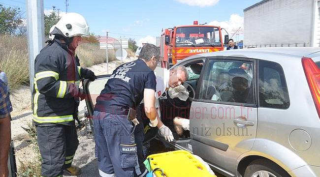 Otomobil Mobese Direğine Çarptı, 1 Ölü