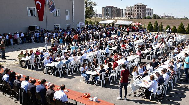 Başkan Sarıkurt Cem Vakfı Aşure Programına Katıldı