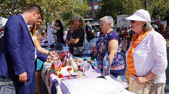 Başkan Sarıkurt Kadın Meclisi Kermes Stantlarını İnceledi