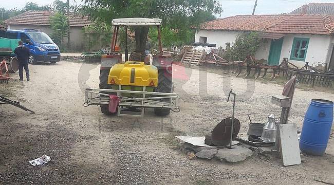 Freni Boşalan Traktörün Altında Kaldı