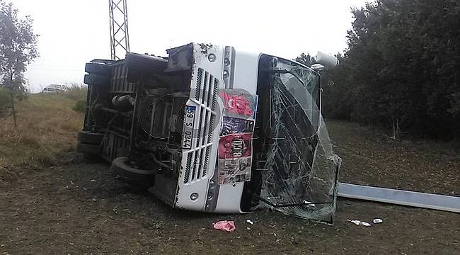 Yoldan Çıkan İşçi Servisi Devrildi, 14 Yaralı