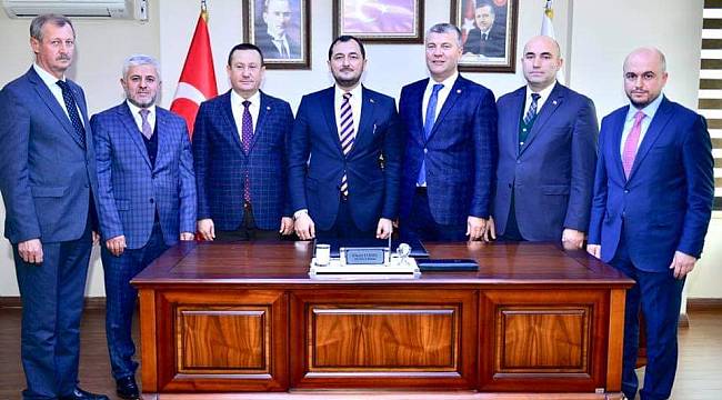 AK Parti'de 6 Başkan İstifa Etti