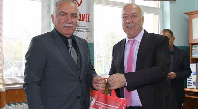 Başkan Uyan’dan Öğretmenlere Özel Hediye