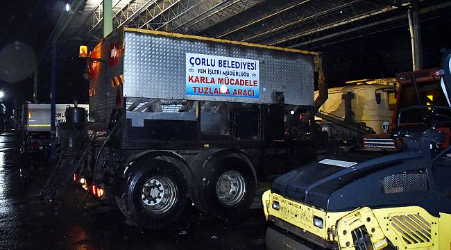 Ekipler Kar Yağışına Hazır