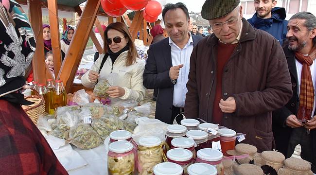 Kadın Eli Organik Pazarı hizmete açıldı