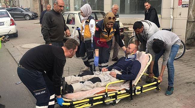 Kamyonetle Motosiklet Çarpıştı, 1 Yaralı