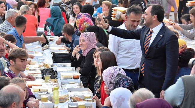 Başkan Cüneyt Yüksel’den Alacaklı Esnafa Bayram Müjdesi