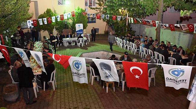 Başkan Kadir Albayrak Vatandaşlarla Sahur Yapmaya Devam Ediyor