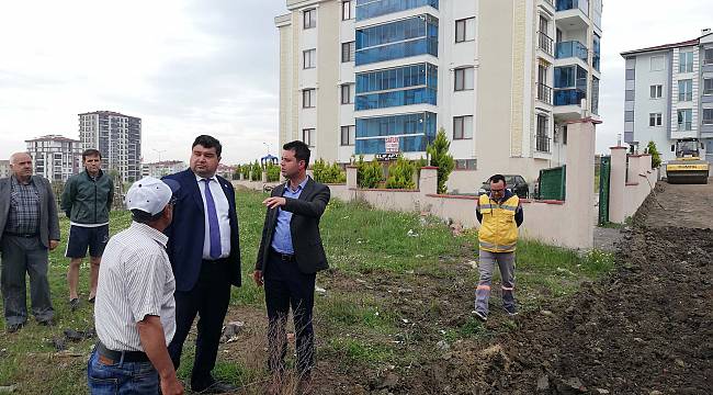 Başkan Sarıkurt Yol Çalışmalarını Yerinde İnceledi