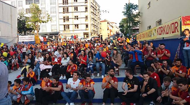 Başkan Yüksel Ultraslan Velimeşe Taraftarlarının Programına Katıldı