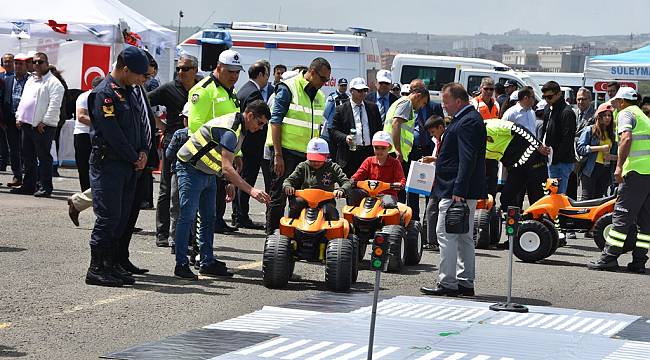 Trafik Haftası Etkinliklerinde Büyükşehir Standı Büyük İlgi Gördü