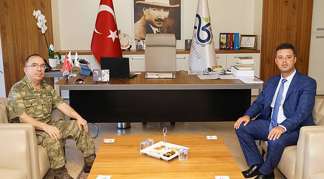 Tümgeneral Yüz'den Başkan Sarıkurt'a Veda Ziyareti