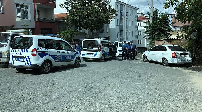 Yaşlı Kadının Ellerini Bağlayarak Evini Soydular