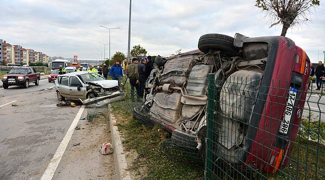 Çanakkale'de trafik kazası: 3 yaralı