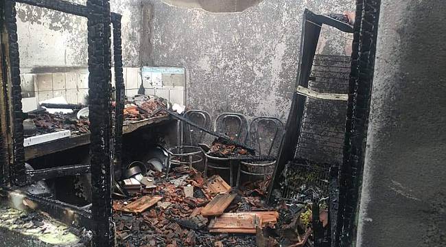 Çıkan Yangında Ev Kullanılamaz Hale Geldi