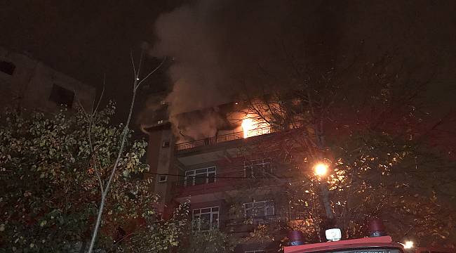 Kadıköy'de ikametgah yangını