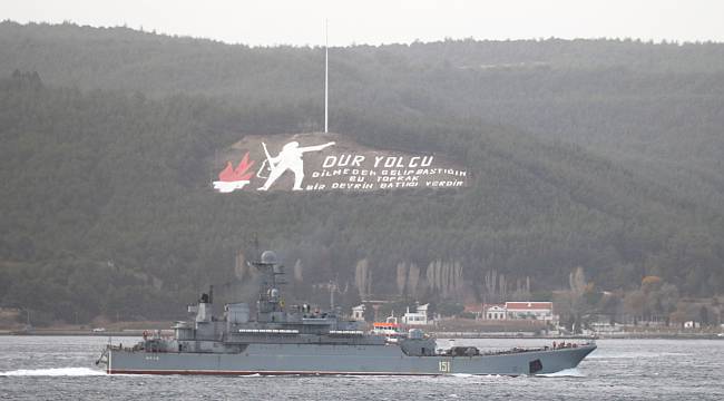 Rus Askeri Gemisi Çanakkale Boğazı'ndan Geçti