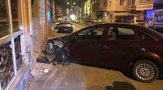 Alkollü Sürücü Aracıyla Duvara Çarptı