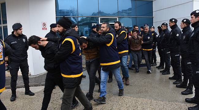 Bursa'daki "change" Operasyonunun 17 Şüphelisi Adliyeye Sevk Edildi