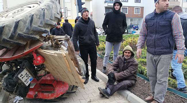 Gömeç'te Traktörle Kamyon Çarpıştı: 1 Yaralı