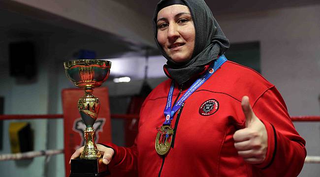 Kick Boksla Yaralarını Saran Gülsüm Özen, Kadınlara Umut Oldu
