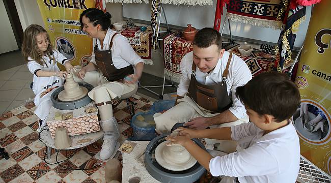 Mühendis Çift Çocukları Çamurla Tanıştırıyor
