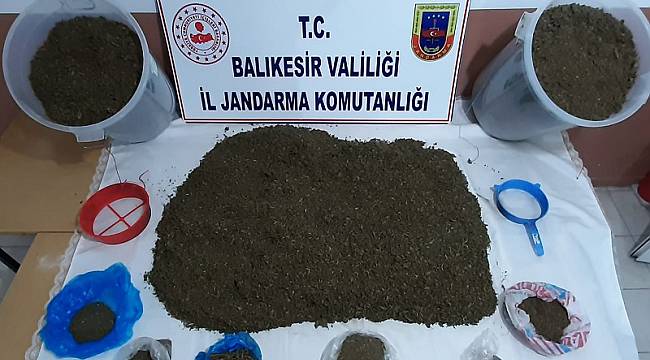 Ormana Gizlenen Bidonlarda 30 Kilogram Uyuşturucu Ele Geçirildi