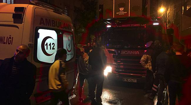 Üsküdar'da Gecekondu Yandı