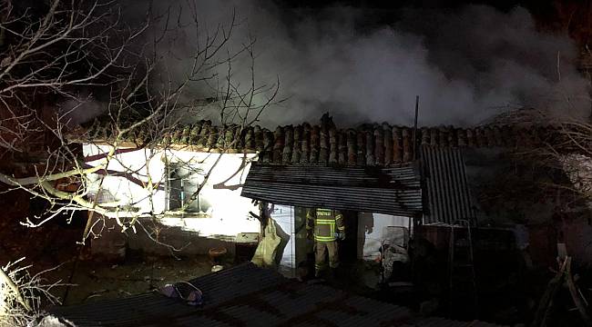 Yaşlı Adam Evinde Çıkan Yangında Öldü
